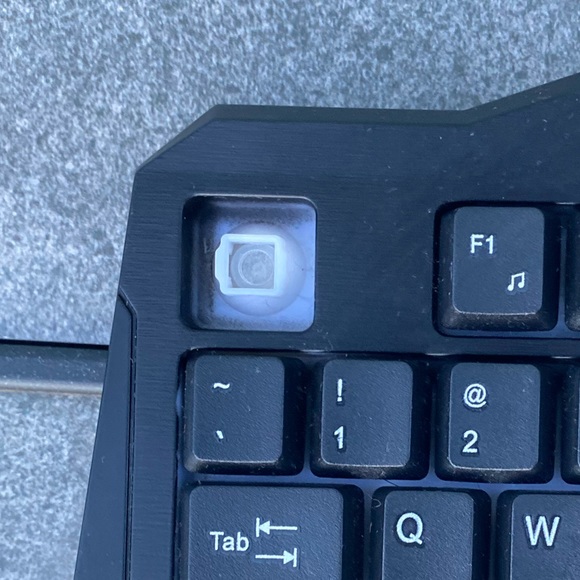 Wired Keyboard - Picture 3 of 4